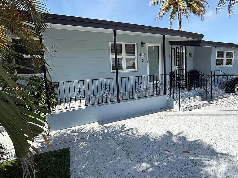 1380 SW 20th St #1380 — Photo 1