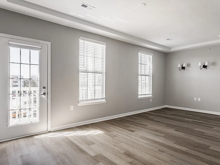 1411 Fairfax Manor Dr — Photo 4