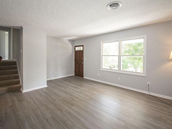 5th image of 205 Mulberry Dr