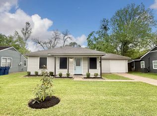 1232 San Felipe St, Angleton, TX 77515