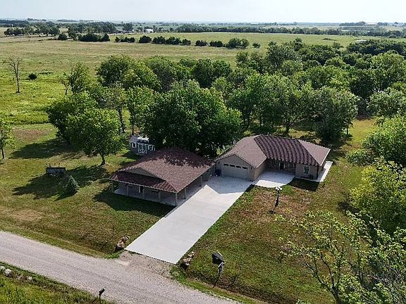 4th image of 979 Fauna Rd