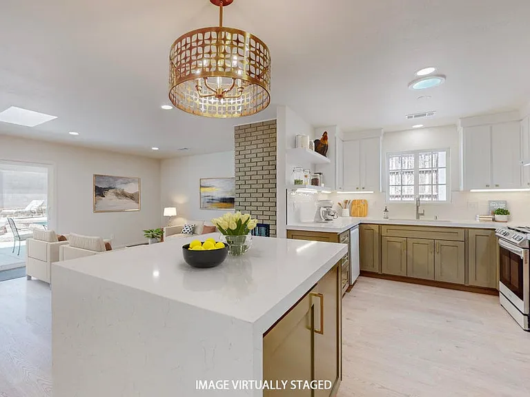 8005 Pickard Ave NE — Photo 40