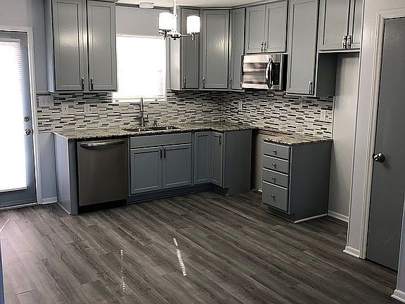 5th image of 100 Ravenwood Dr