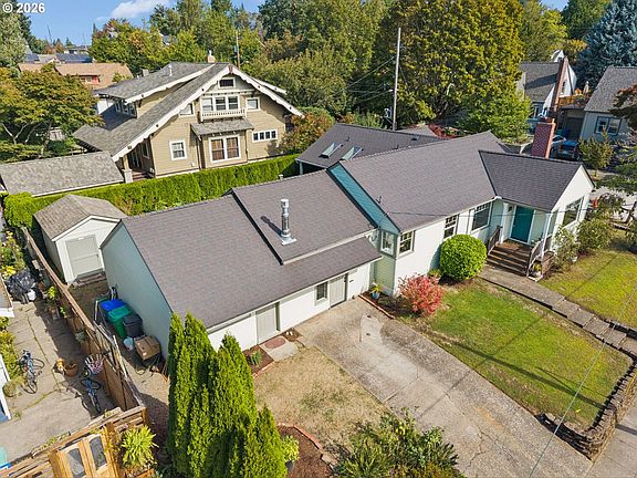 4th image of 4951 SE Salmon St