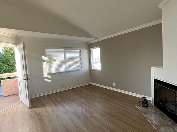 Fire place / living room