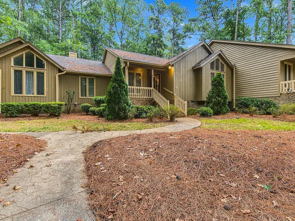8031 Grey Oak Dr, Raleigh, NC 27615