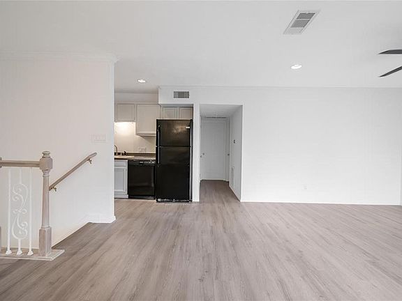 4th image of 3400 Timmons Ln #32