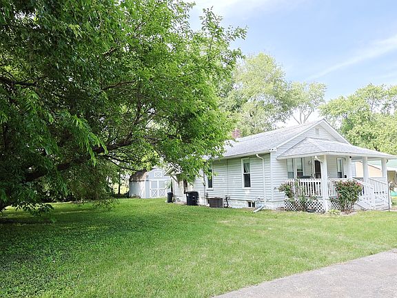 3rd image of 416 E Elm St