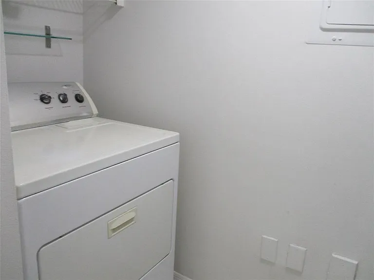 5045 Wiles Rd #206 — Photo 4