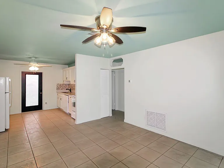 3090 Sunset Beach Dr — Photo 2