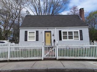 19 Halsey Rd, Hyde Park, MA 02136