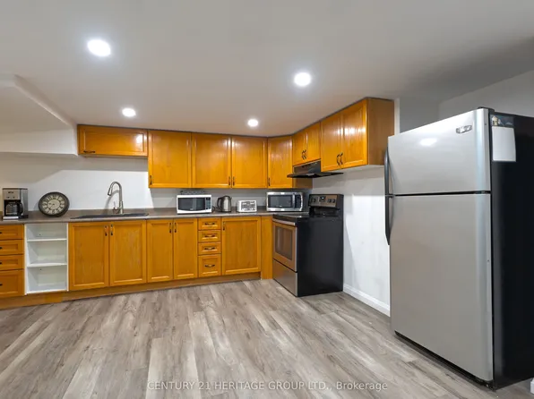 66 Fern Valley Cres, Richmond Hill, ON L4E 2J1