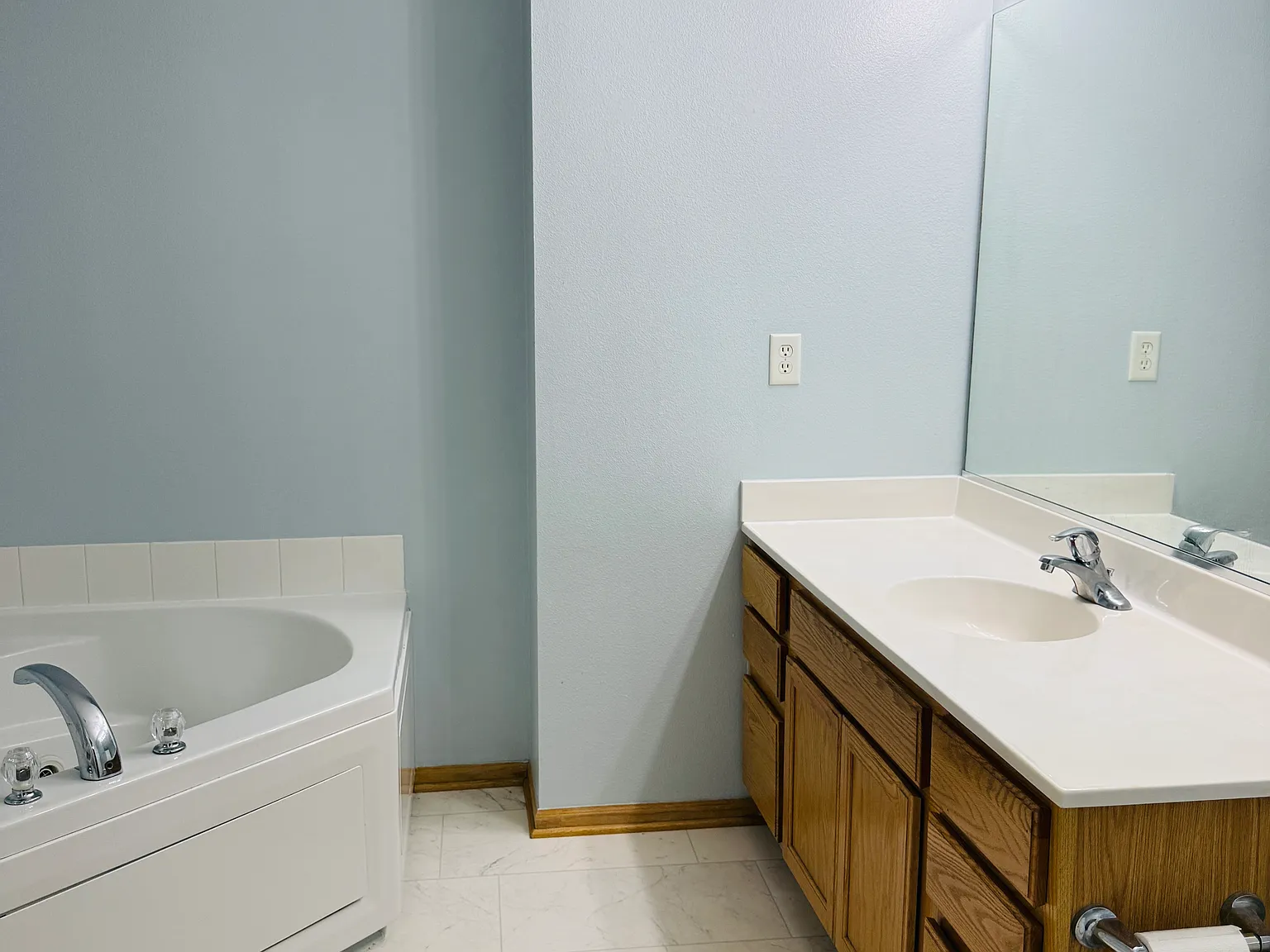 2 bed, 1300 sqft, $1,350 — Photo 3
