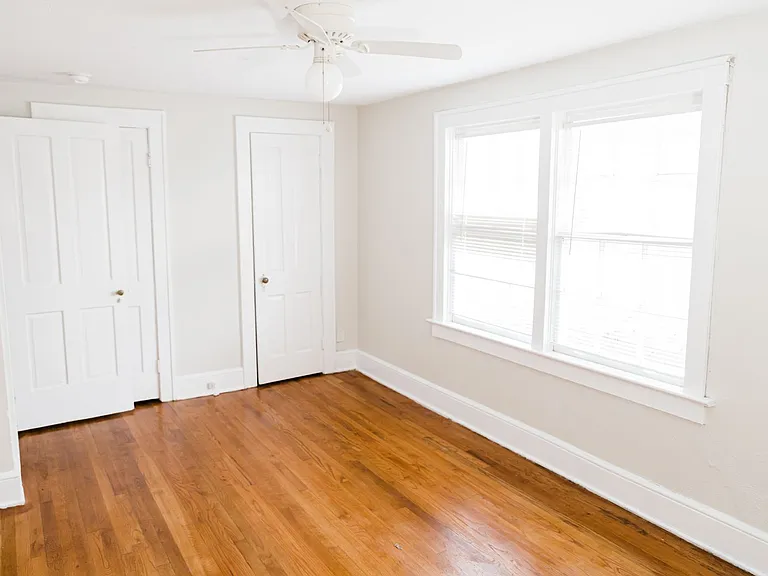 848 Hillyer Ave — Photo 2
