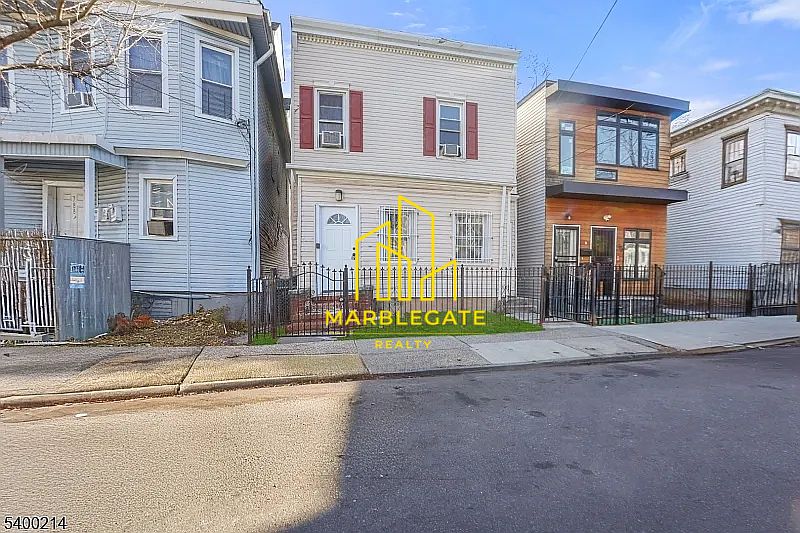 1st image of 790 S 14th St #11