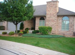 9103 Raintree Ln, Frankfort, IL 60423