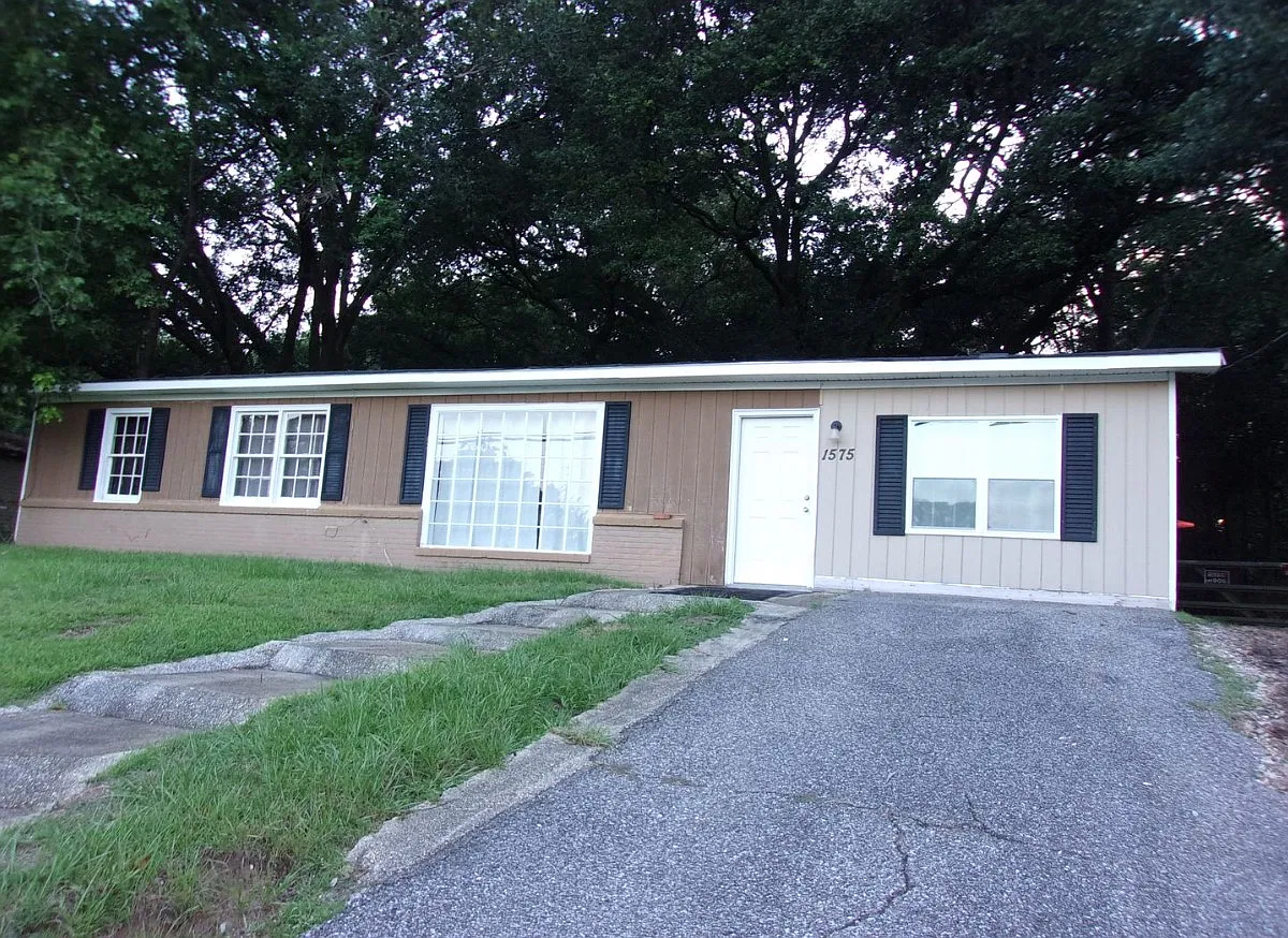3 bed, 1325 sqft, $1,250 — Photo 1