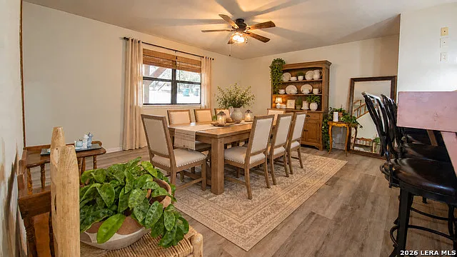 4 bed, 2.0 bath, 2373 sqft, $2,350 — Photo 4