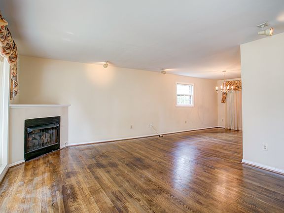 4th image of 1116 Neal Dr