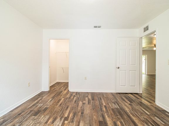 3rd image of 1600 E Hooker St