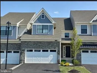 148 Kennedy Dr Photo 1