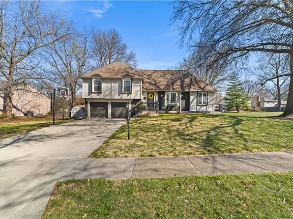 9745 Craig Dr, Overland Park, KS 66212