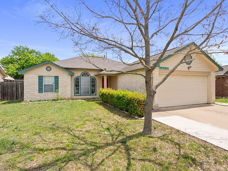 604 Maplecreek Dr — Photo 2
