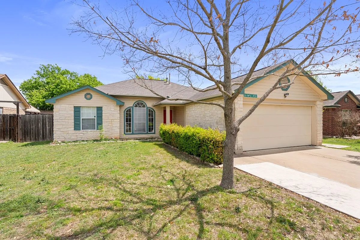 Building Photo - 604 Maplecreek Dr
