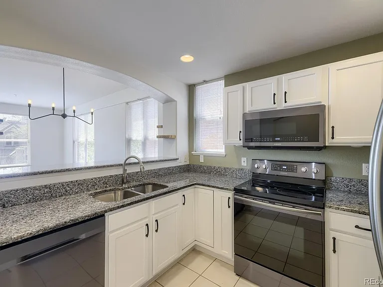 1727 N Pearl St #204 — Photo 9