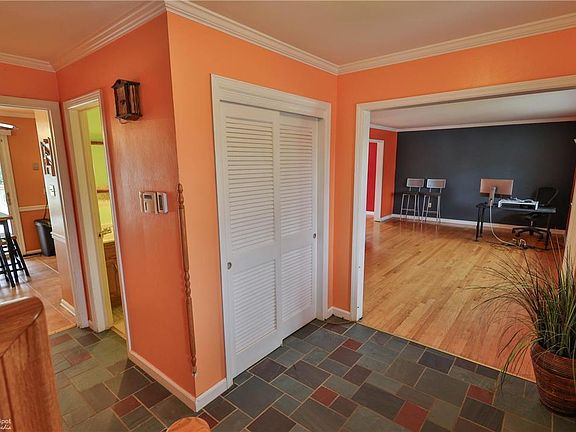 5th image of 1123 Westbury Dr