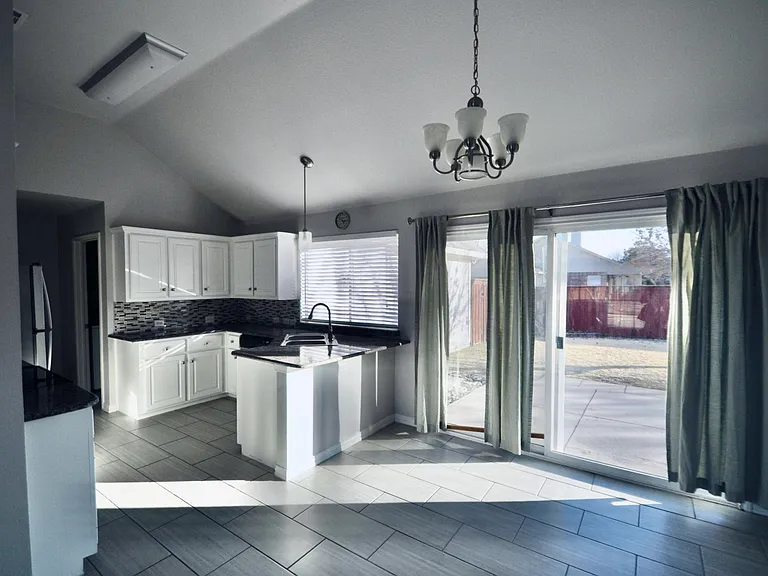 10817 Red Cedar Dr — Photo 7