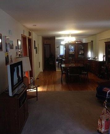 3rd image of 2942 W Birchwood Ave