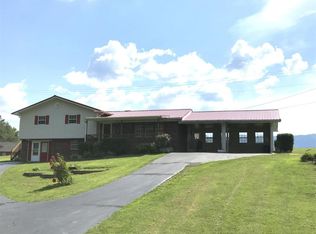 119 Orchard St, Jacksboro, TN 37757
