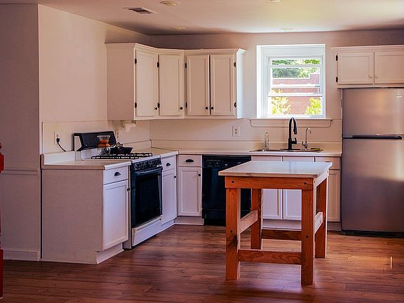 5th image of 2129R Spring St