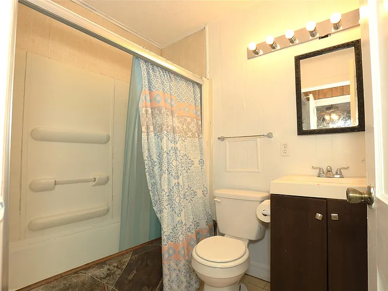 302 Circle Way — Photo 10