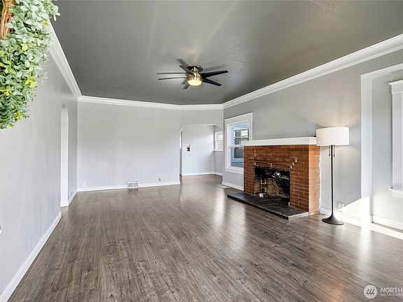 3rd image of 3516 Hoyt Avenue