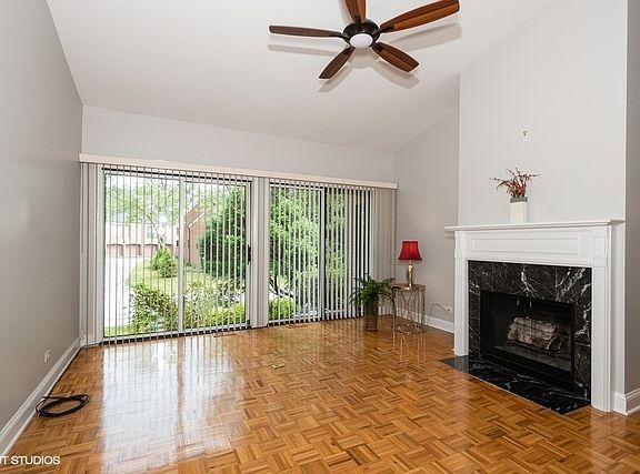 5th image of 19W234 Gloucester Way N