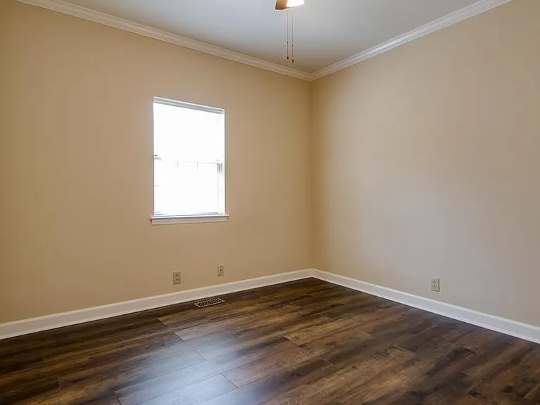 1215 Carriage Park Dr — Photo 14