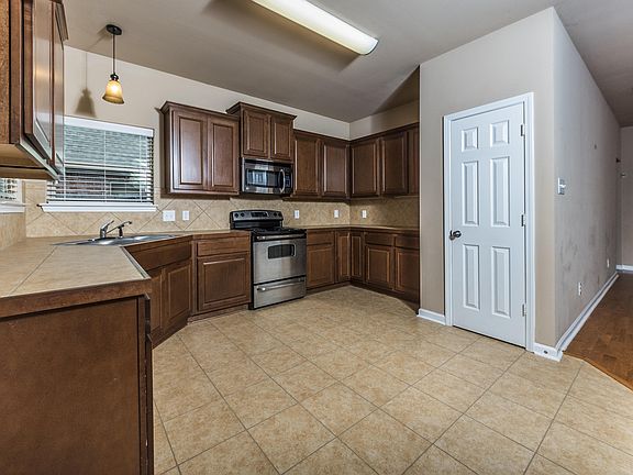 3rd image of 306 Cezanne Dr