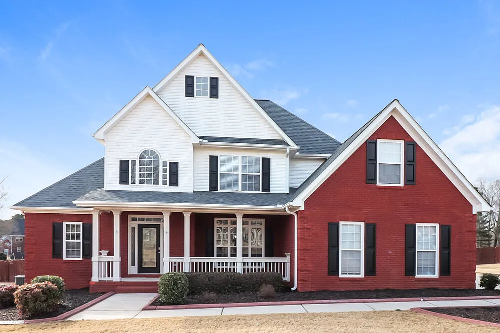 5 bed, 2.5 bath, 2732 sqft, $3,970 — Photo 1