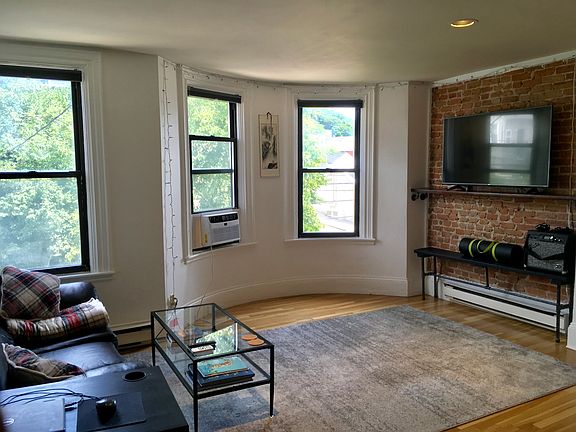 2nd image of 212 Washington Ave APT 3