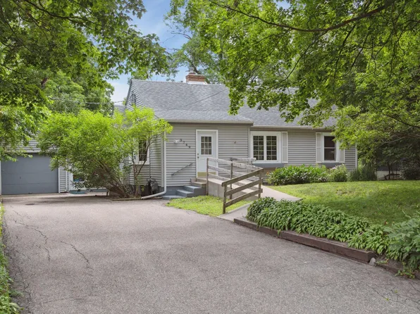 5749 Sunset Rd, Mound, MN 55364