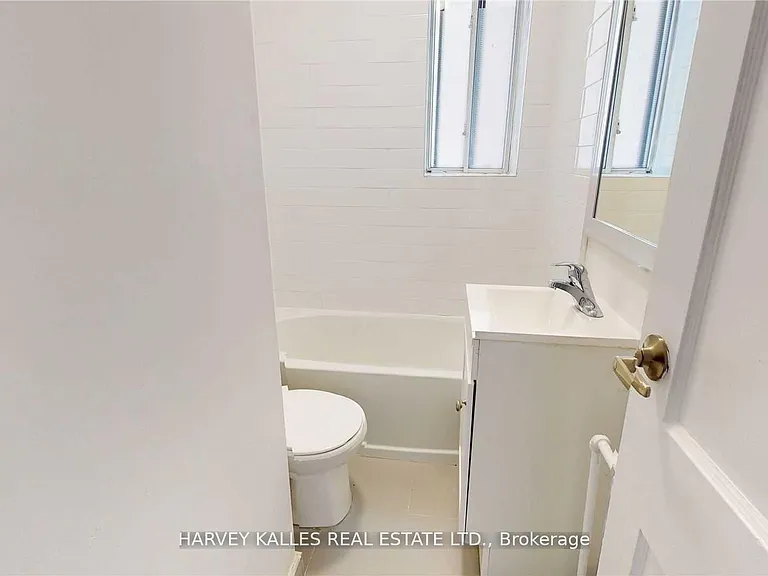 320 Lonsdale Rd #3 — Photo 19