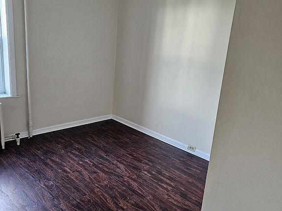 3rd image of 467 S 5th Ave
