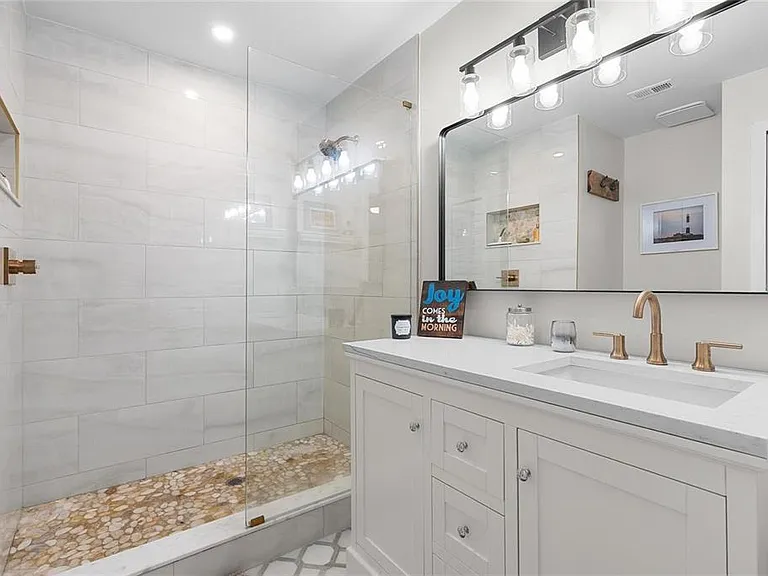 2468 Gulfbreeze Cir — Photo 12