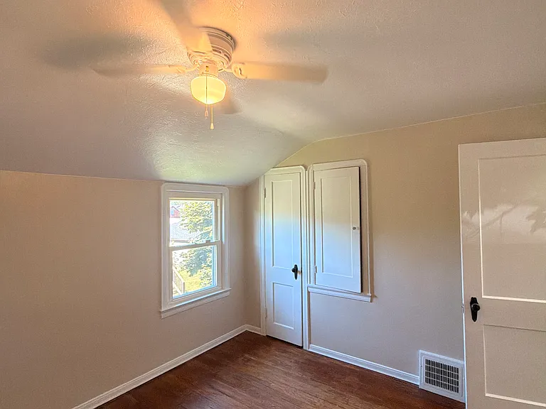 19409 Cherokee Ave — Photo 14