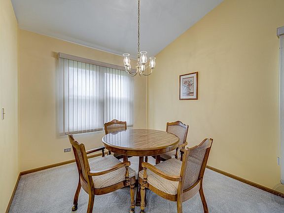 4th image of 220 Mistwood Ln