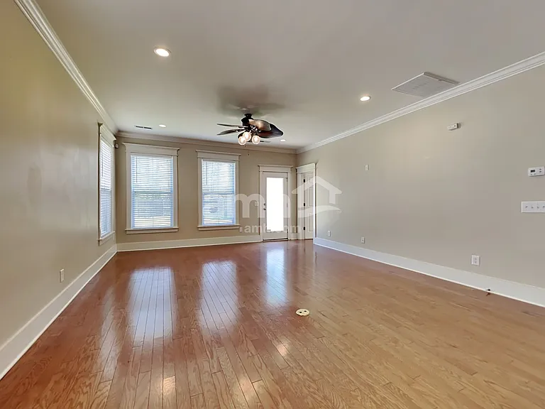 232 Cameron St — Photo 6