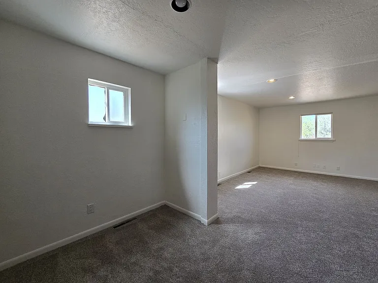 105 Michelle Dr — Photo 28