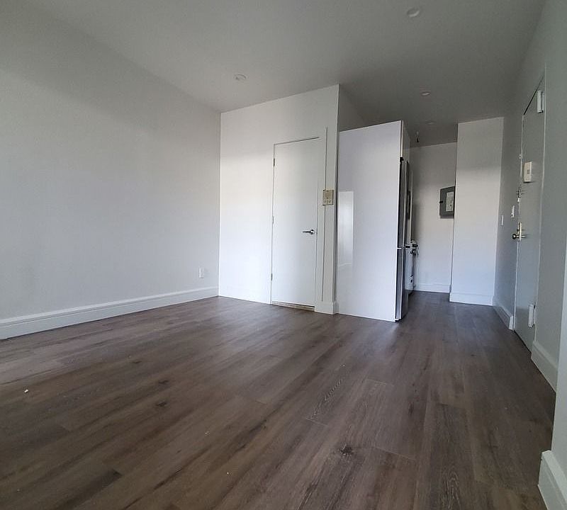 1st image of 124 Jefferson Ave #F4